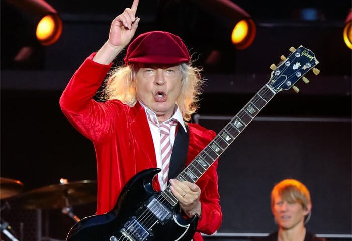 O riff dos anos 50 que ficou colado a Angus Young e o levou perto do 'rap'