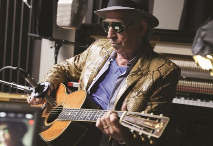Keith Richards e o velho debate: é preciso começar pela guitarra acústica?