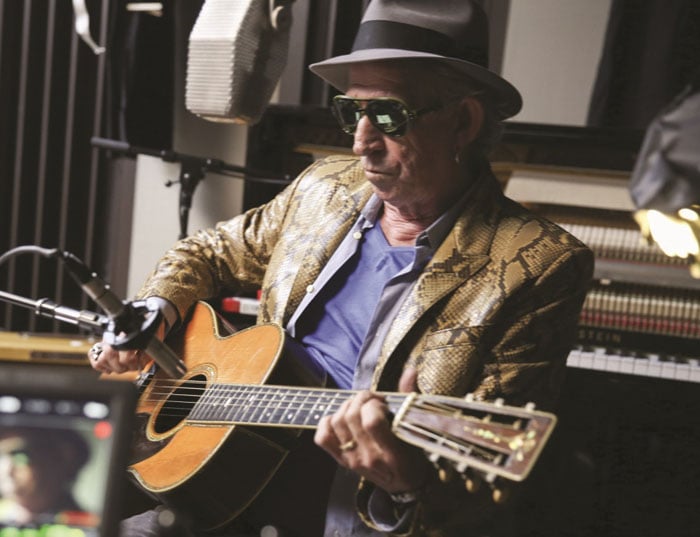 Keith Richards e o velho debate: é preciso começar pela guitarra acústica?